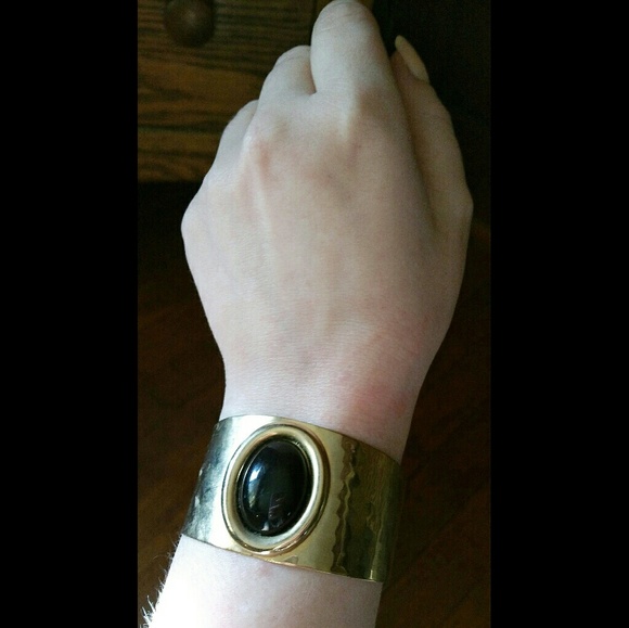 🌟HOST PICK🌟 Vintage open cuff/bangle bracelet - Picture 4 of 6